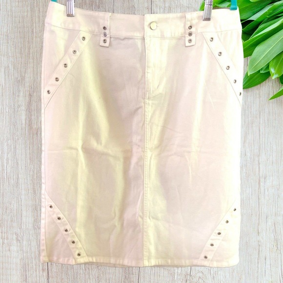 Metro style Stretch  Skirt white stud accents - Picture 1 of 10